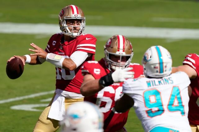 乐鱼官网东海鲸鲨队鏖战燕山黑豹队,击剑热身赛险胜,核心复出即建功。防守强度拉满的简单介绍