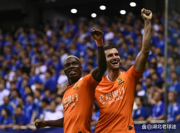 乐鱼重要助攻首场状态出色,加拿大队观众沸腾!,穆古鲁扎重返赛场引发球迷热议的简单介绍